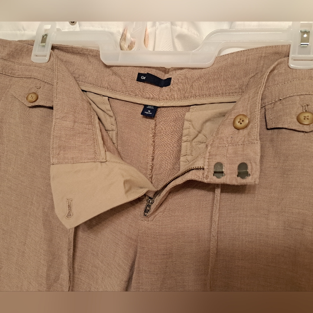 Gap, women's size 16 pants. Sandy brown. Wide leg. Front and back pockets.